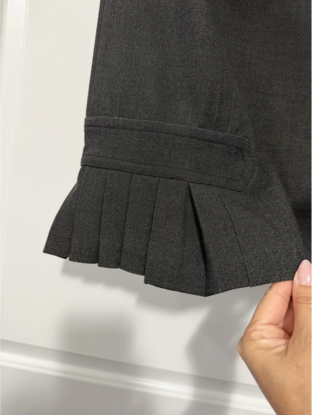 Max Studio Dark Grey School Girl Business Chic Pleated Hem Skirt Size 4